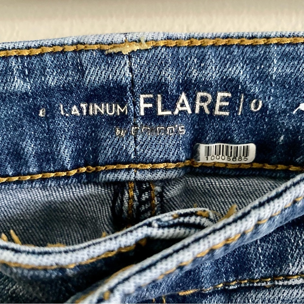 Chico’s Platinum Flare Jeans Size 4 Regular - Picture 6 of 6